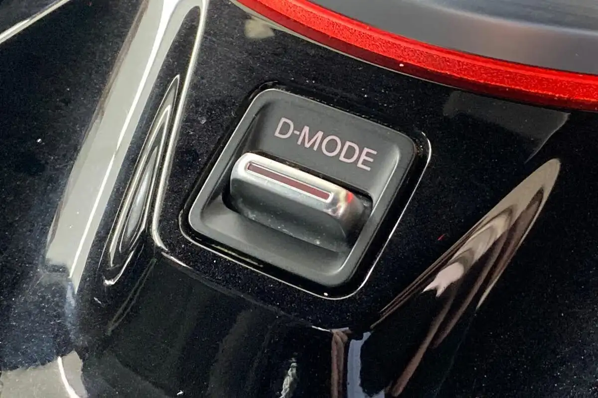 2021-nissan-juke-10-dig-t-tekna-dct-big-30
