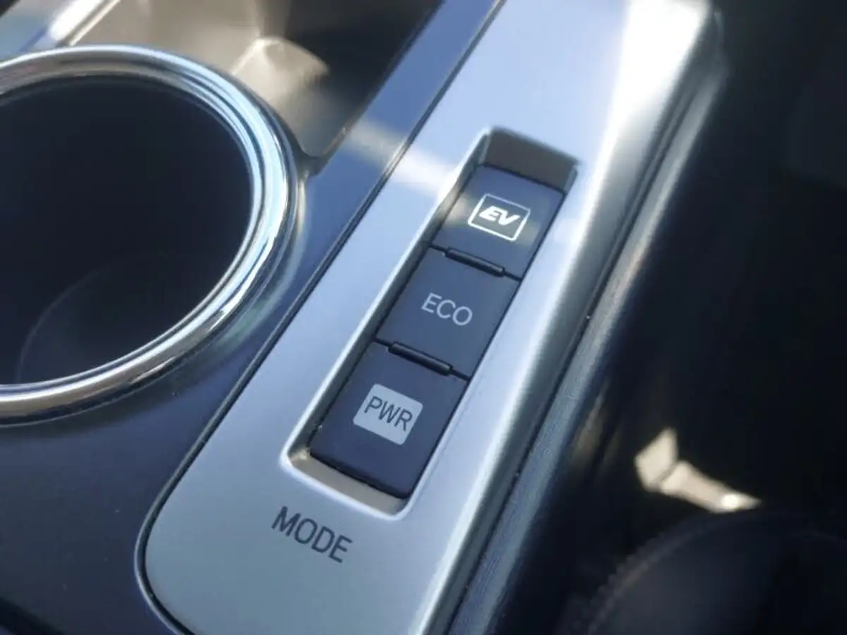 2020-toyota-prius-18-vvt-i-excel-big-17