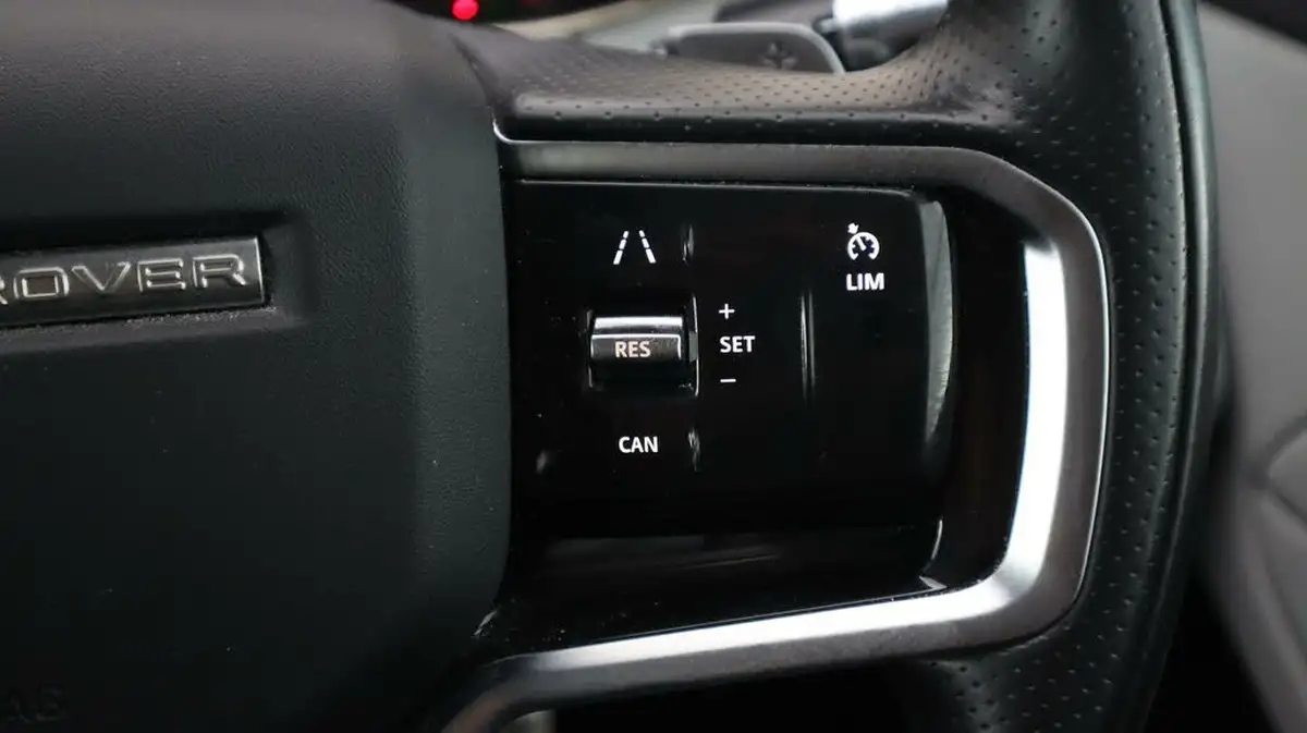 2021-land-rover-range-rover-evoque-15-p300e-r-dynamic-s-big-23