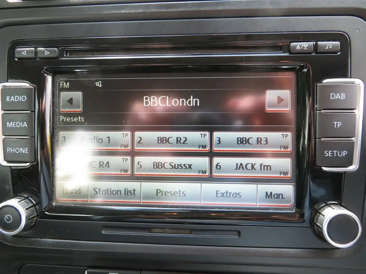 2012-volkswagen-golf-14-match-5d-big-25