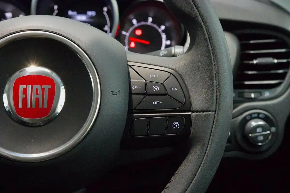 2016-fiat-500x-16multijet-cross-plus-big-16