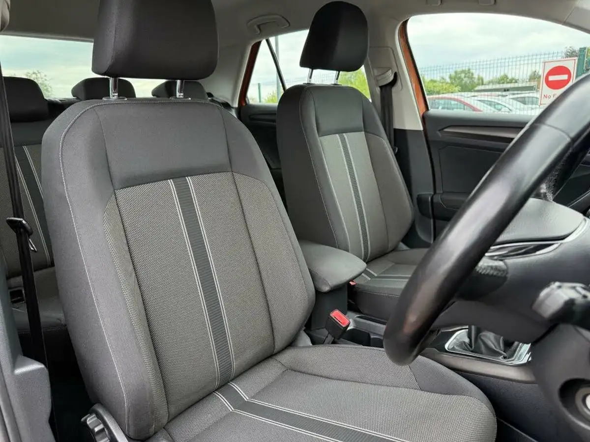 2018-volkswagen-t-roc-10-tsi-se-ss-big-42