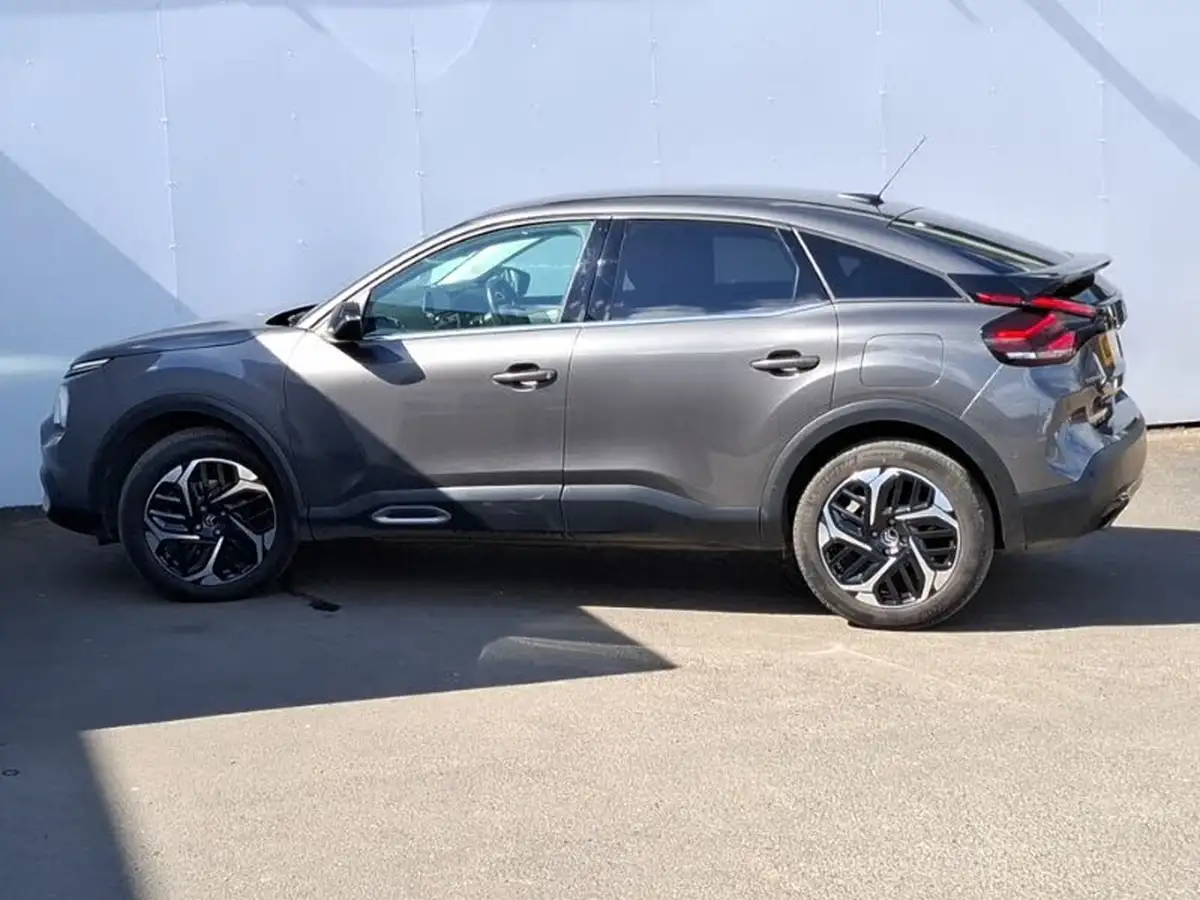 2022-citroen-c4-12-puretech-shine-130ps-big-3