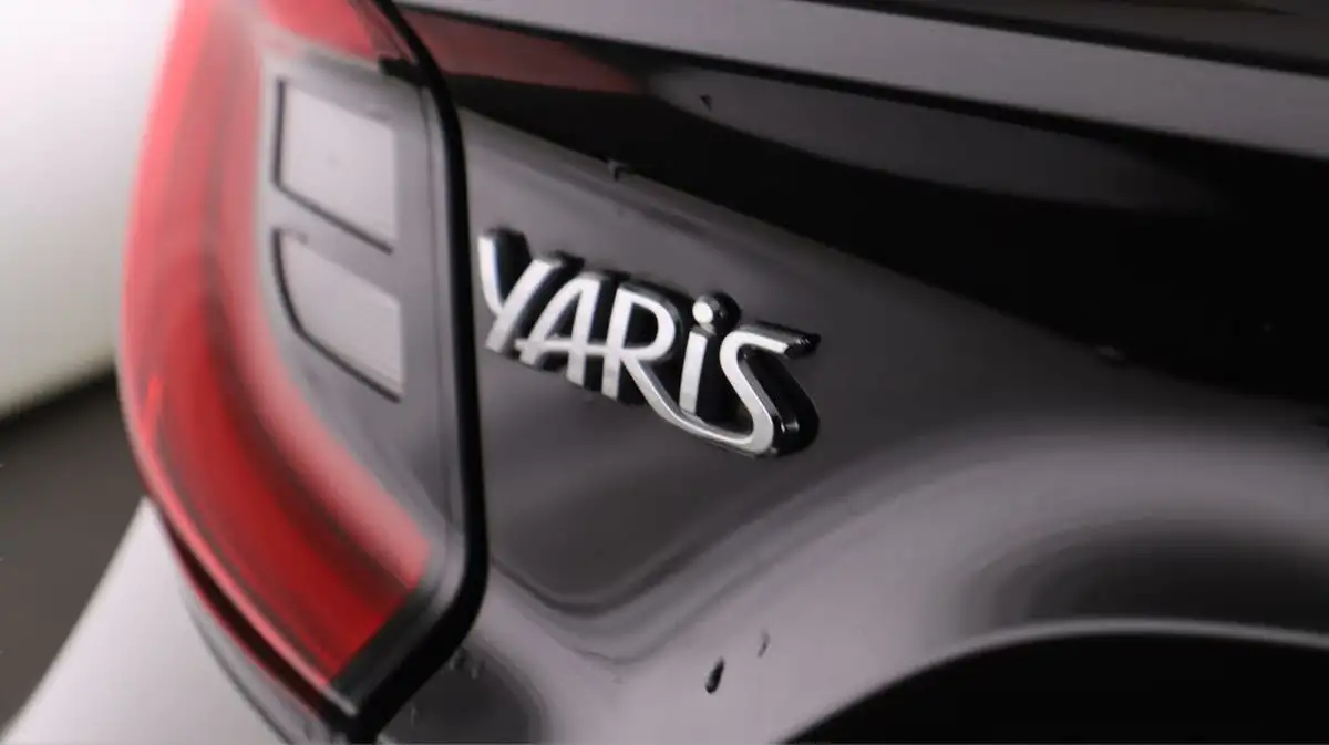 2021-toyota-yaris-15-vvt-i-design-big-20