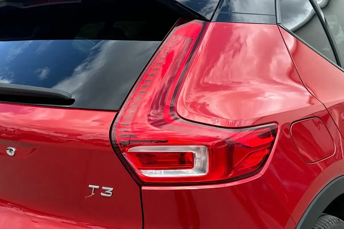 2021-volvo-xc40-15-t3-r-design-161bhp-big-19