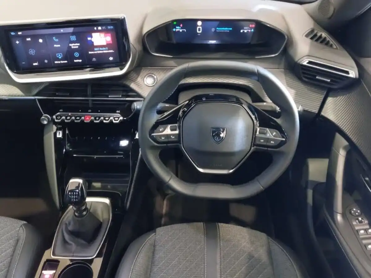2023-peugeot-2008-suv-12-puretech-allure-big-6