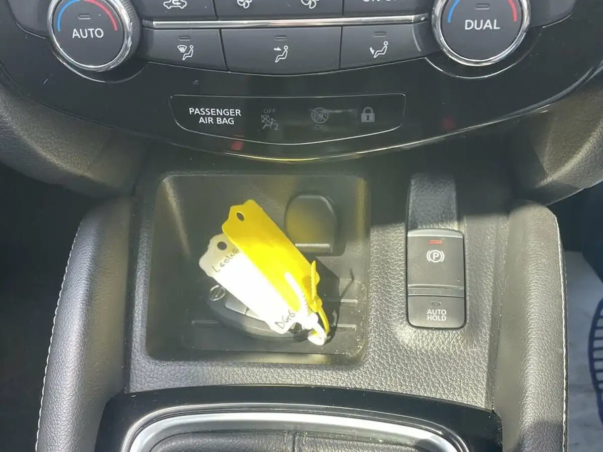 2018-nissan-qashqai-12-dig-t-n-connecta-big-24