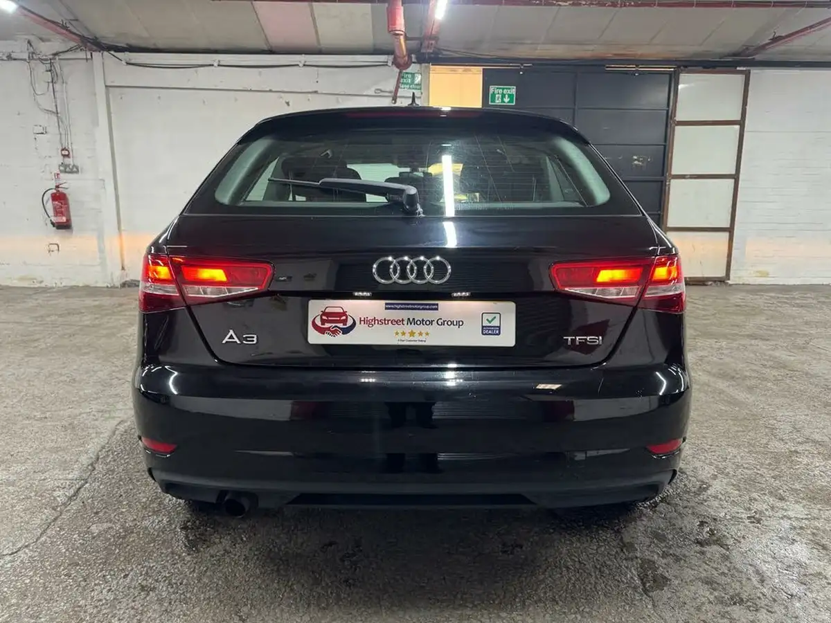 2016-audi-a3-10-tfsi-se-hatchback-3d-big-4