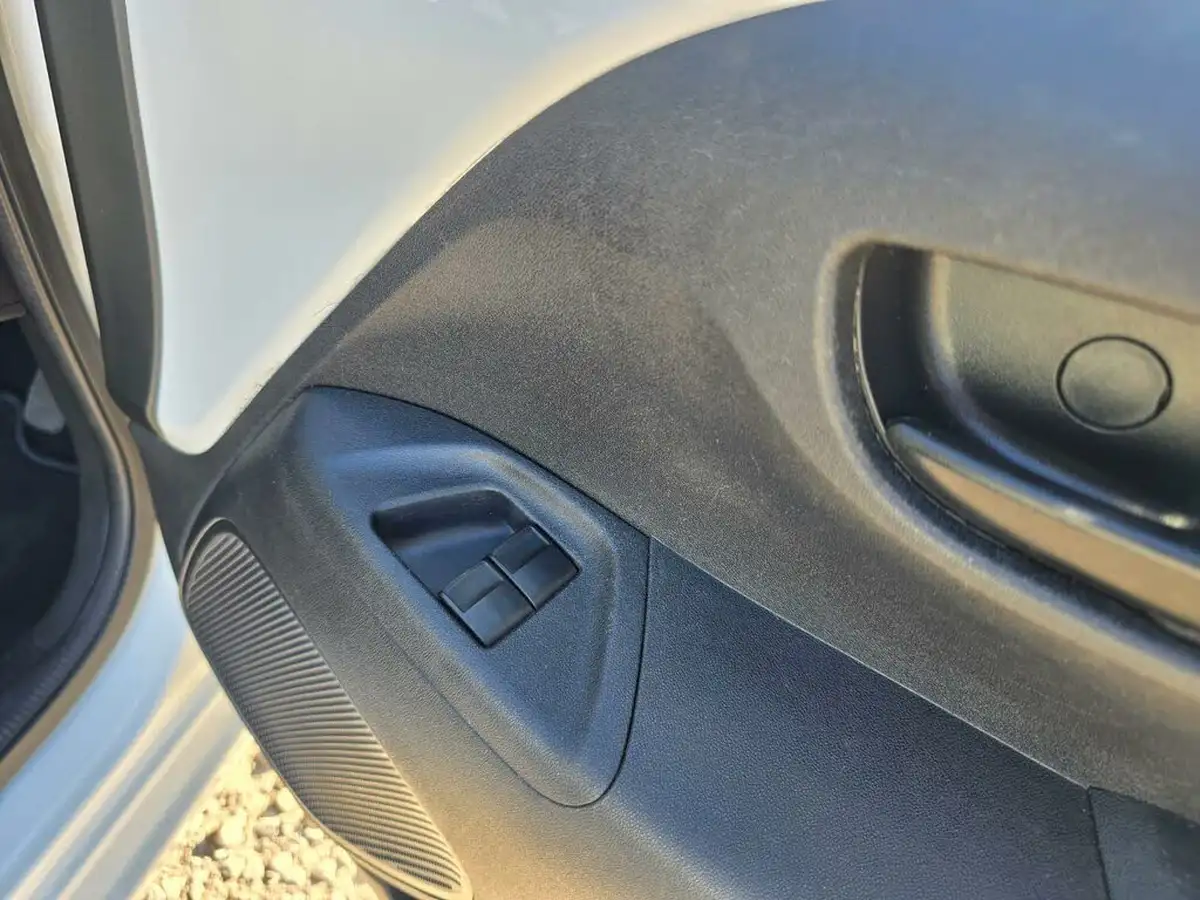 2015-toyota-aygo-10-vvt-i-x-play-5d-x-shift-big-56