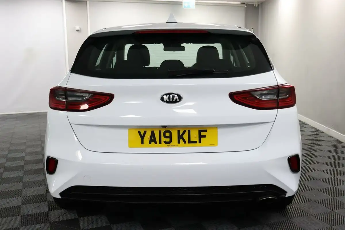 2019-kia-ceed-16crdi-2-eco-hatchback-big-7