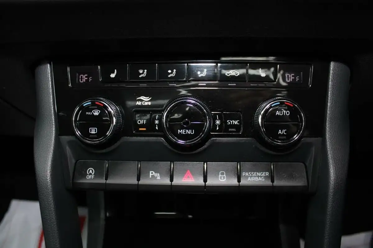 2018-skoda-karoq-15-tsi-edition-ss-dsg-big-33