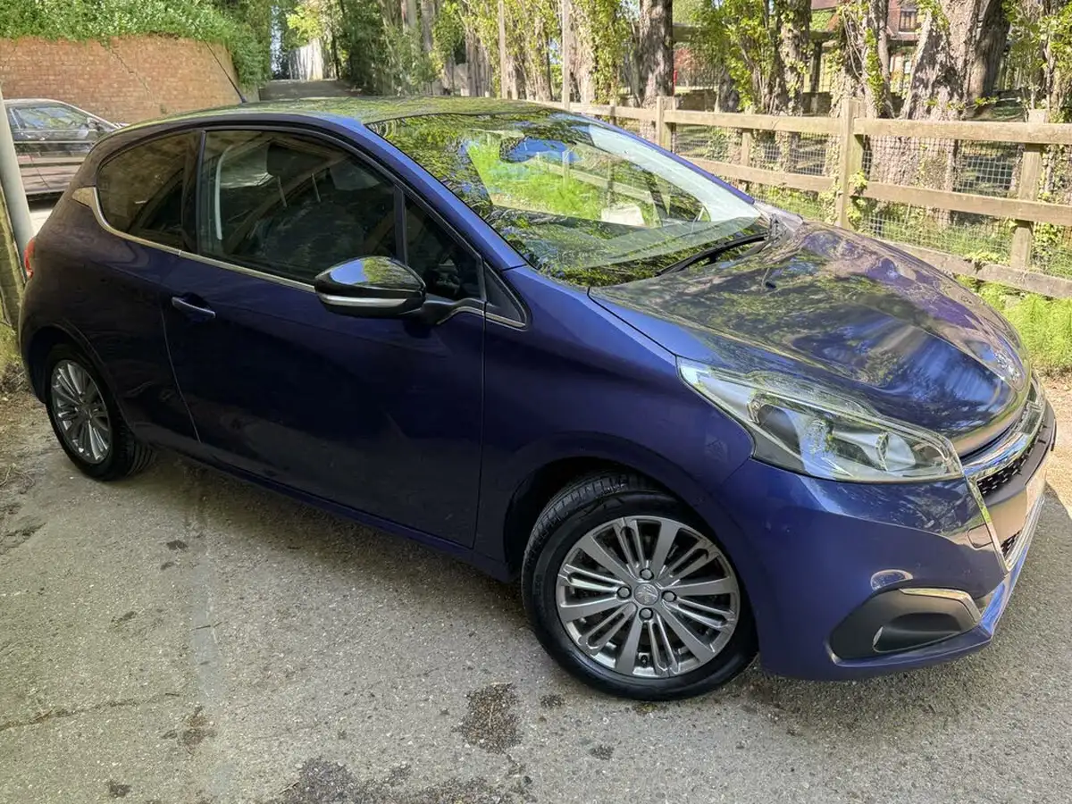 2016-peugeot-208-12-puretech-allure-82bhp-3d-big-4