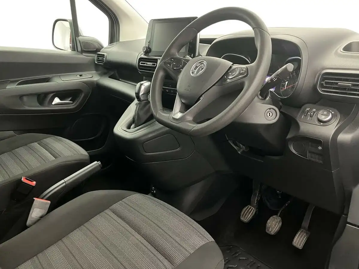 2020-vauxhall-combo-life-15-energy-100ps-7st-big-8