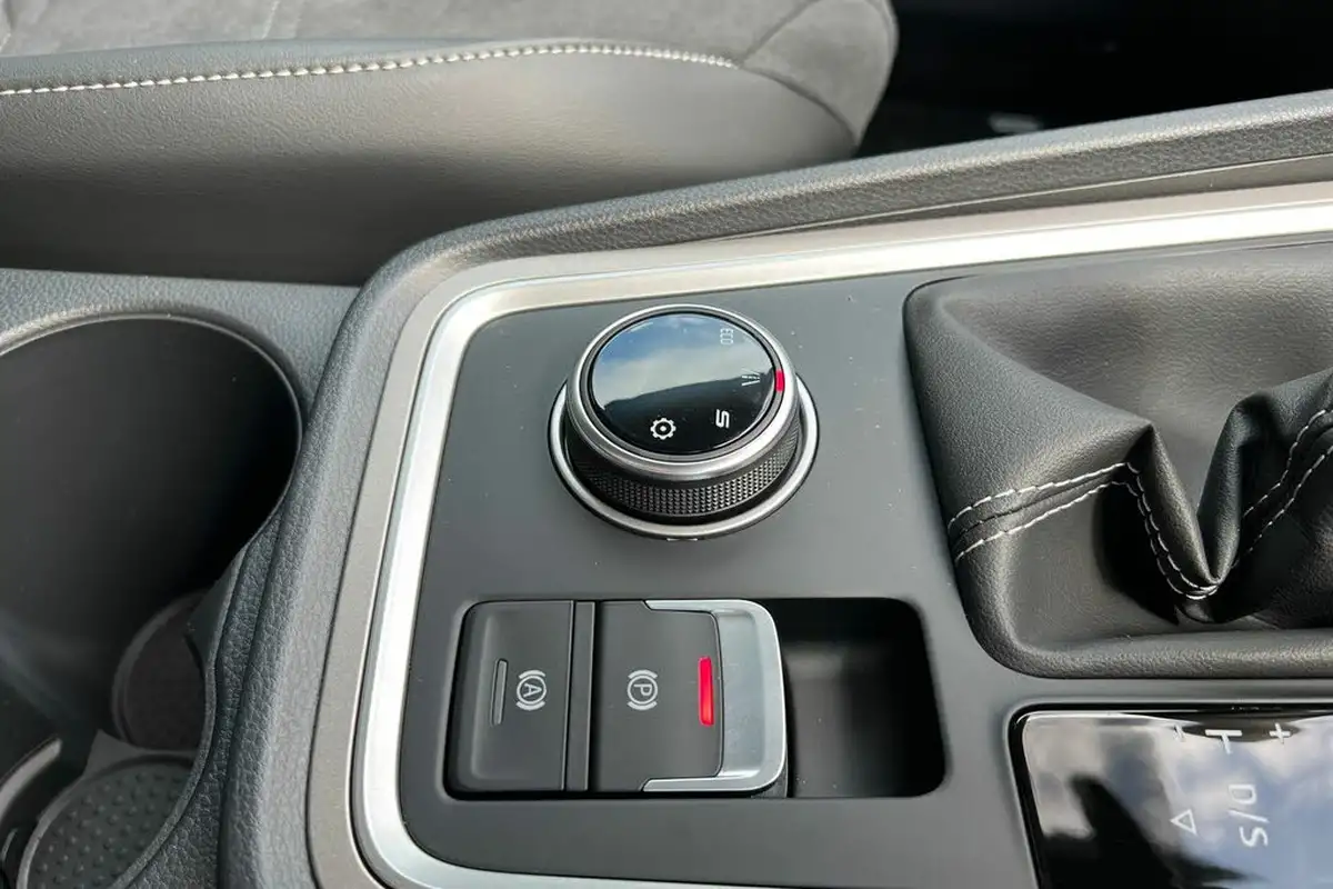 2025-seat-ateca-15-ecotsi-xperience-dsg-big-15