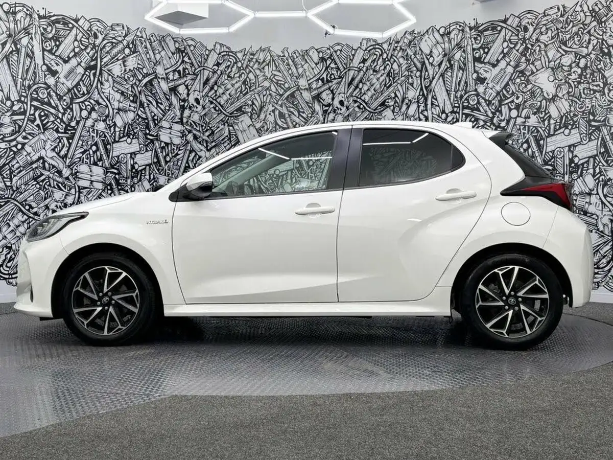 2021-toyota-yaris-15-vvt-i-design-big-10
