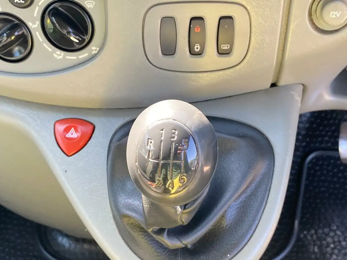 2010-renault-trafic-20td-ll29dci-115-20dci-ll29-phase-3-sat-nav-panel-van-big-32