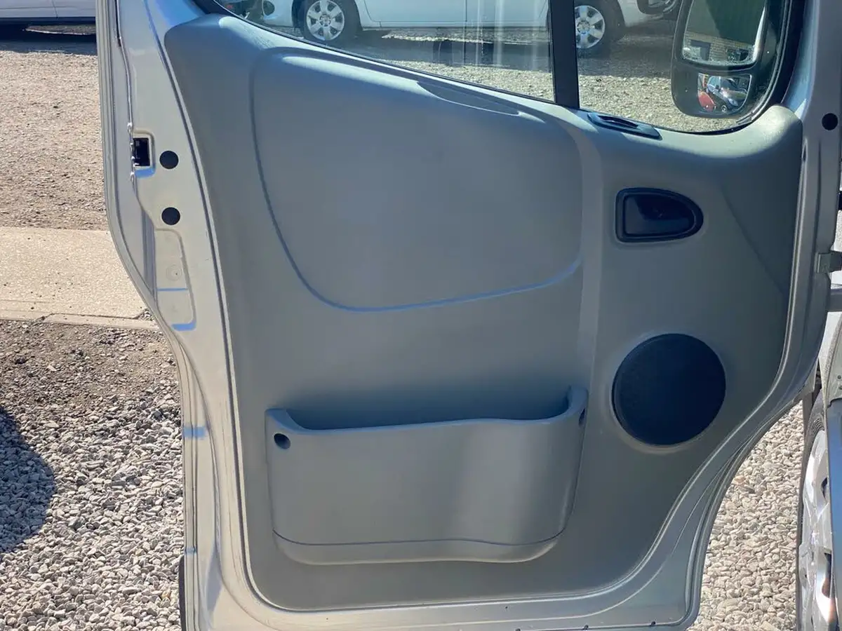 2010-renault-trafic-20td-ll29dci-115-20dci-ll29-phase-3-sat-nav-panel-van-big-56