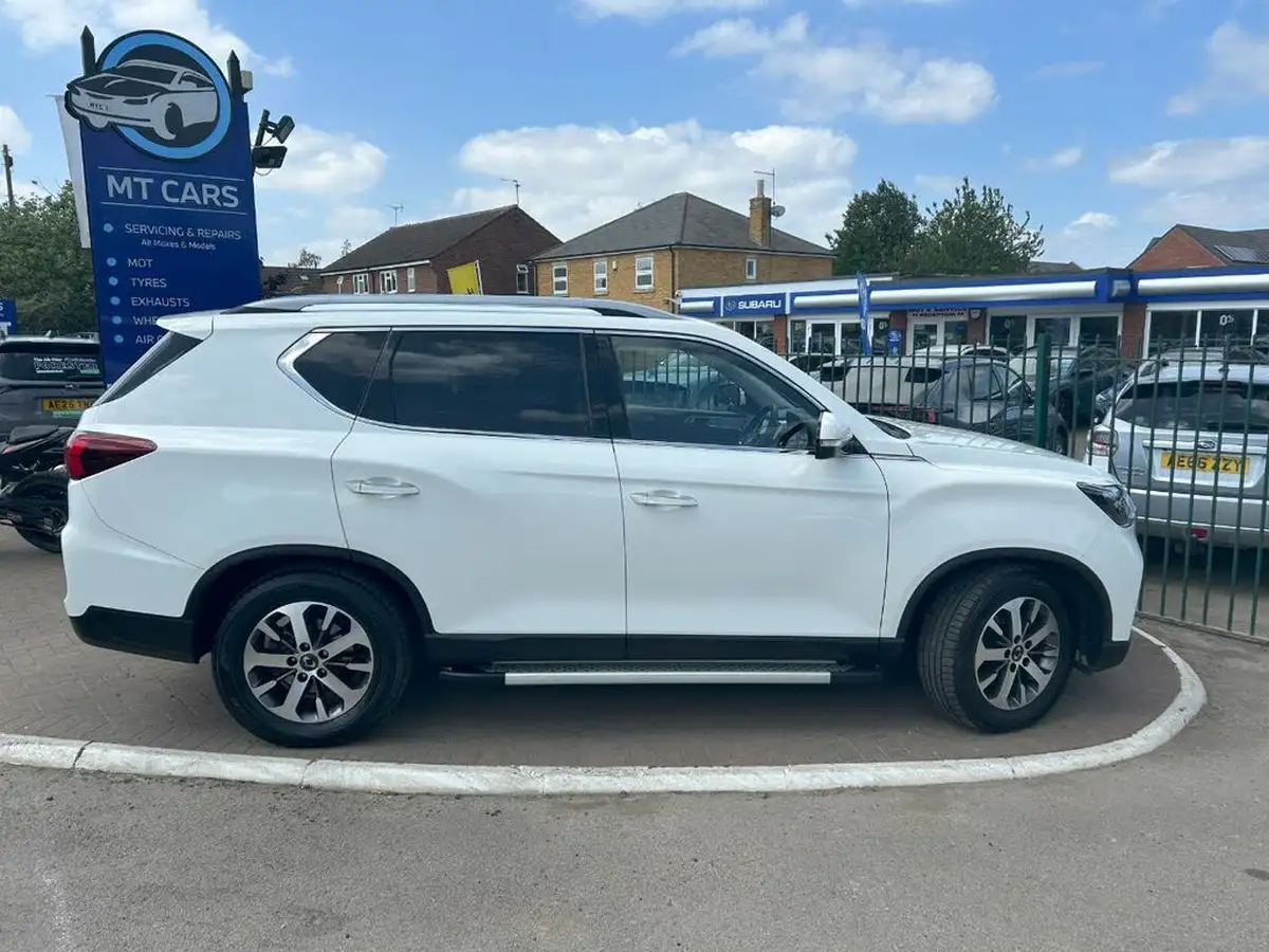 2023-kgm-ssangyong-rexton-22td-ultimate-big-8
