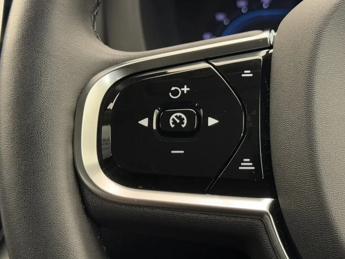 2023-volvo-xc60-20-b5-plus-big-24