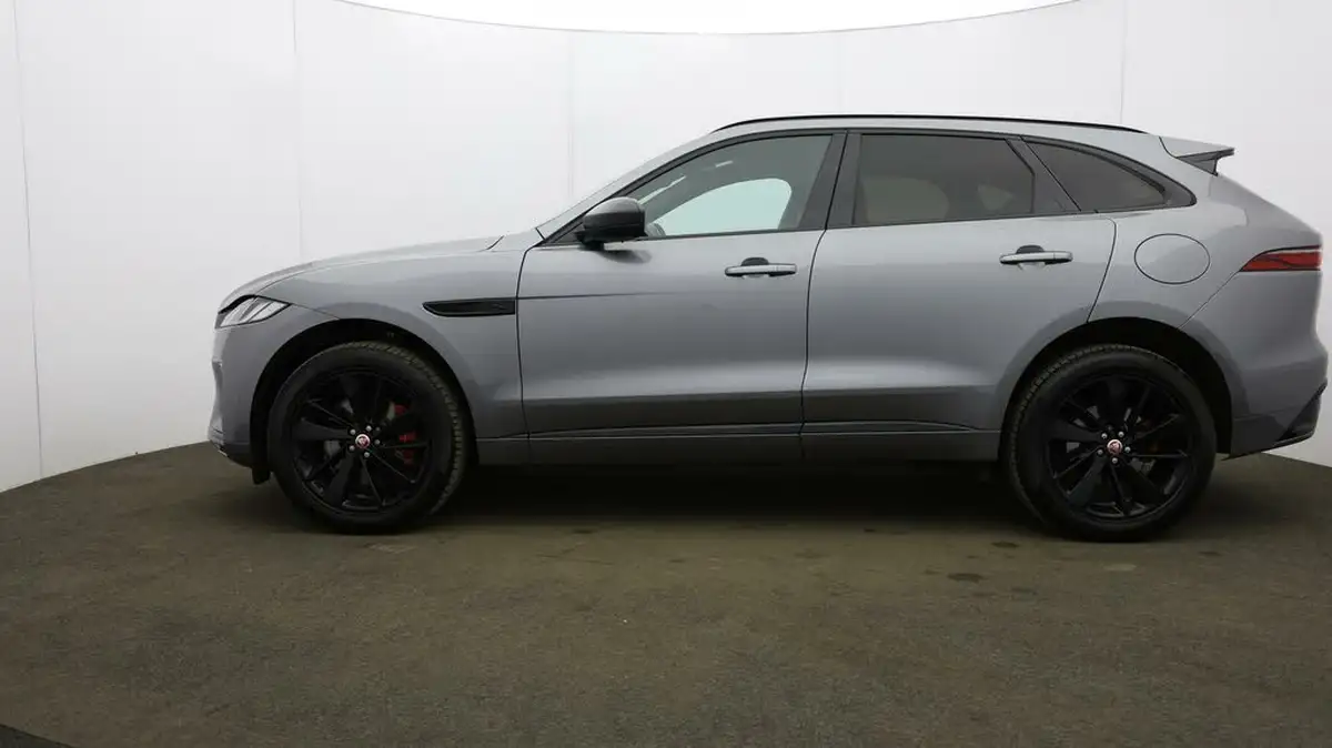 2022-jaguar-f-pace-20-p250-r-dynamic-black-big-69