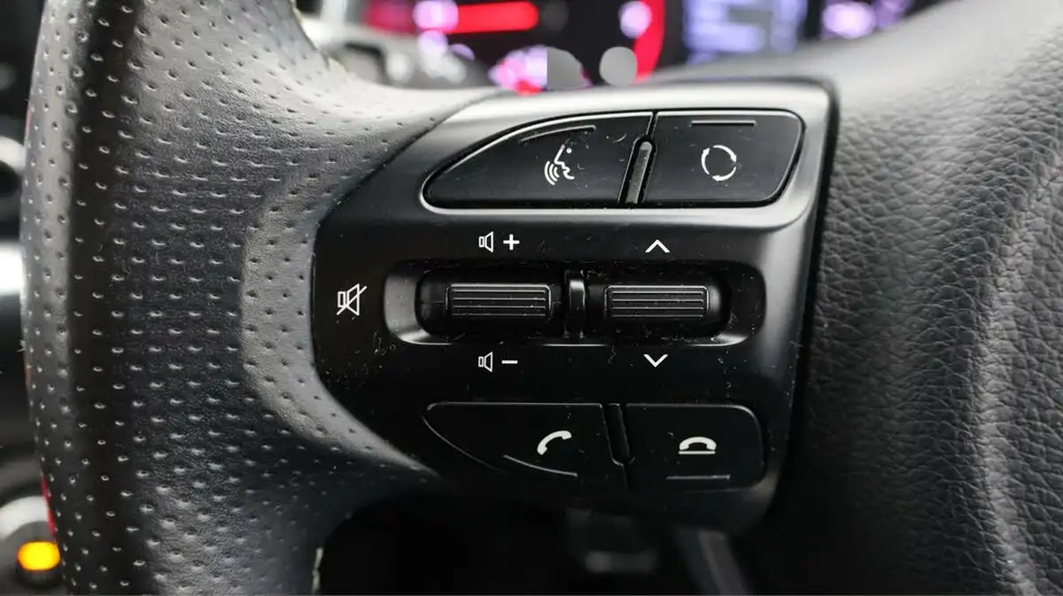 2019-kia-stonic-10-t-gdi-3-big-21