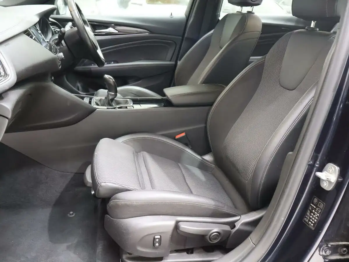 2018-vauxhall-insignia-grand-sport-20td-sri-vx-line-nav-big-16