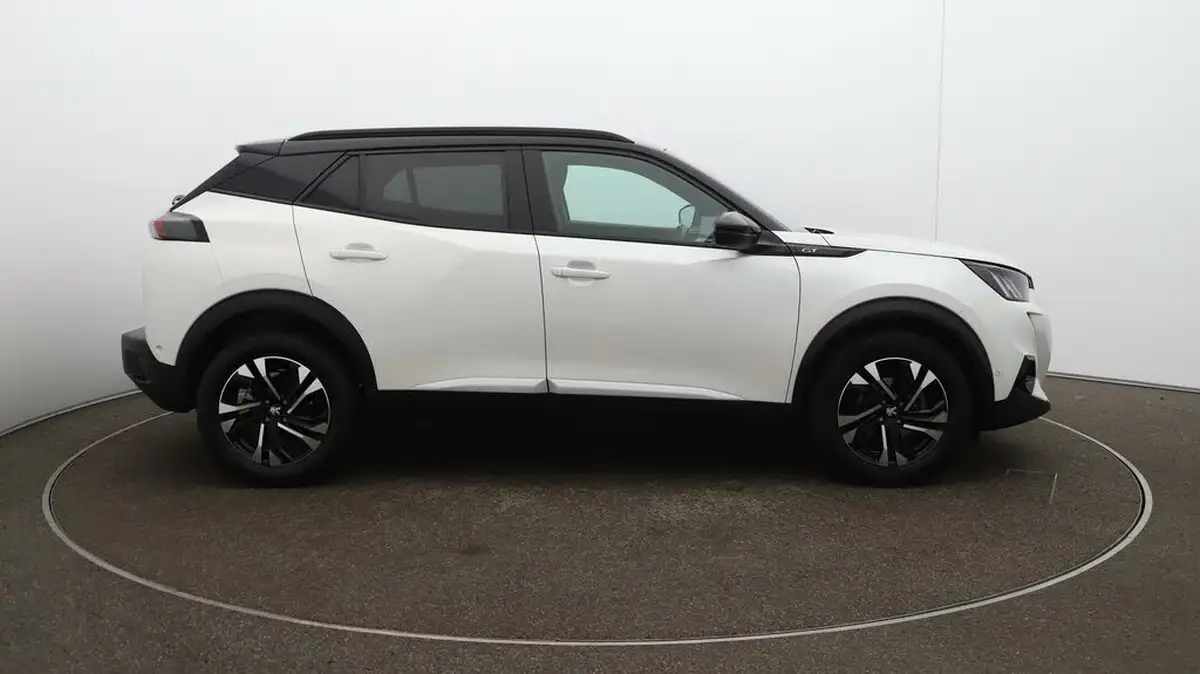 2022-peugeot-2008-suv-12-puretech-gt-big-46