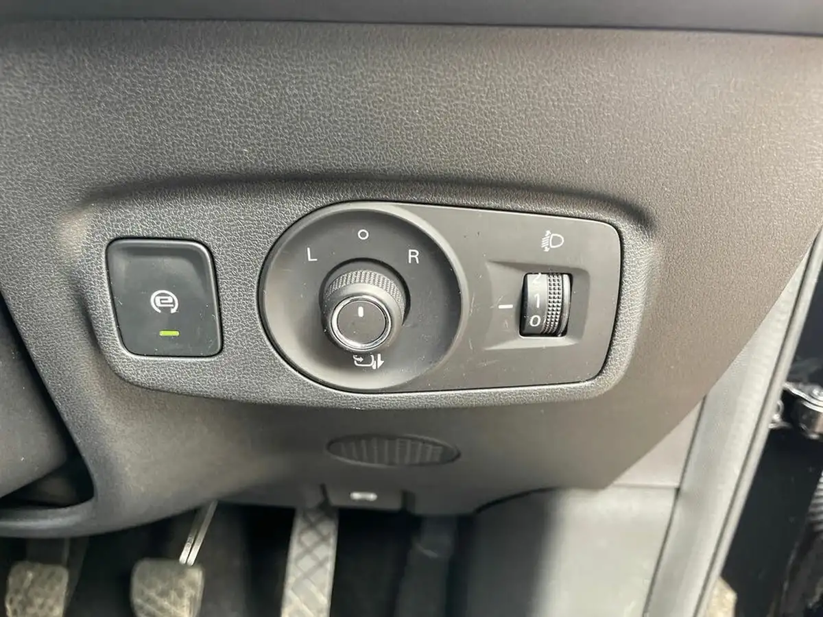 2025-mg-zs-suv-15-se-115ps-1495cc-big-22
