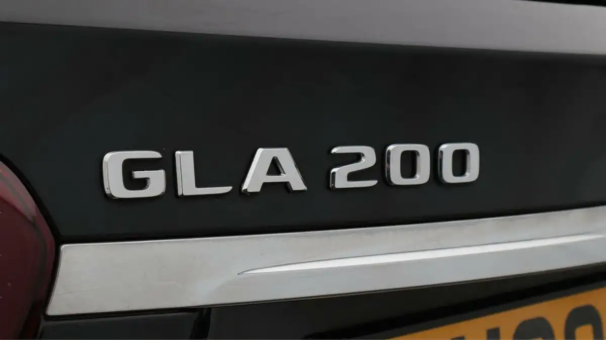 2020-mercedes-benz-gla-class-16-gla-200-amg-line-edition-plus-7g-dct-big-22