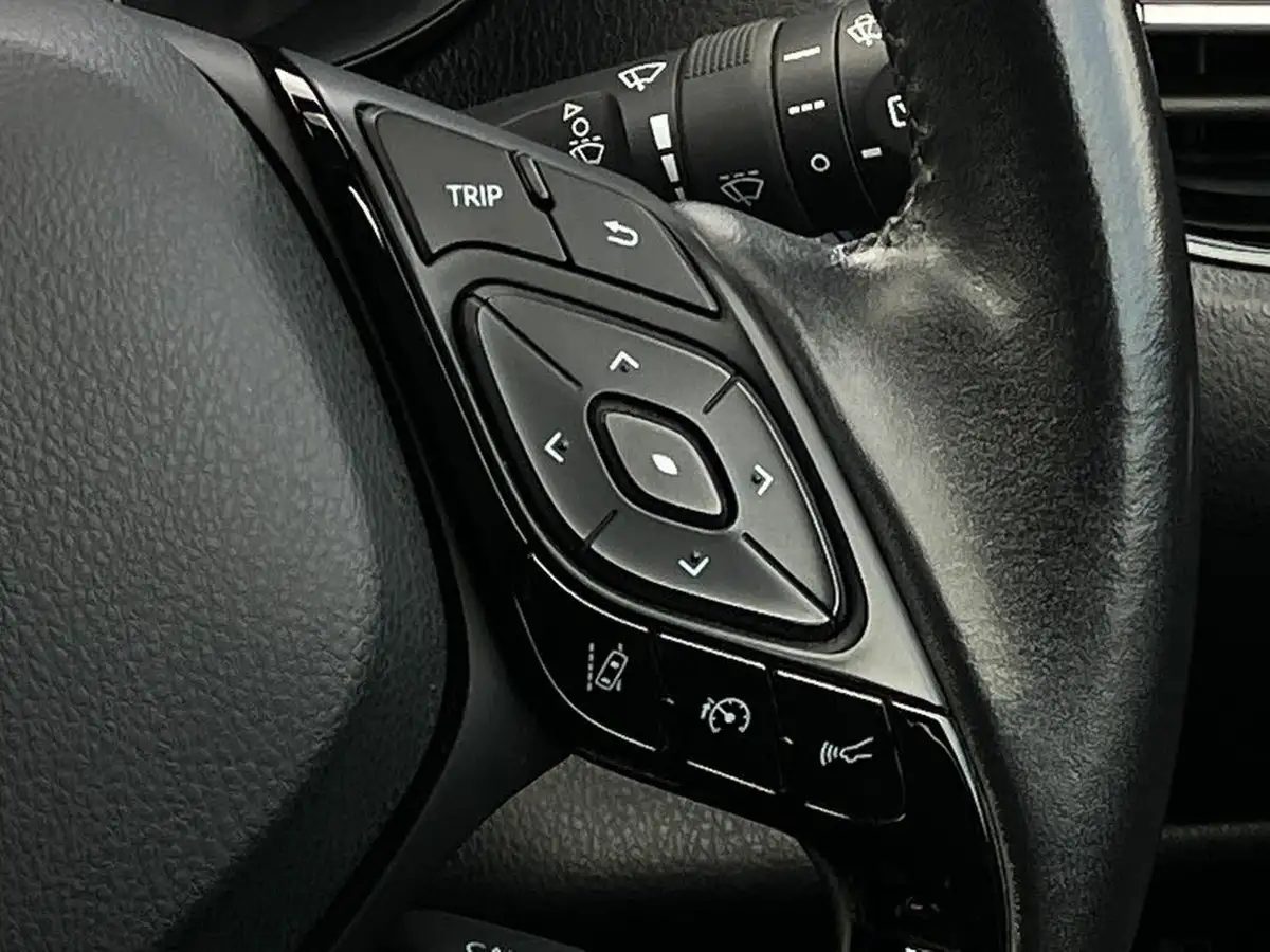 2020-toyota-c-hr-18-vvt-i-icon-parking-pack-big-39