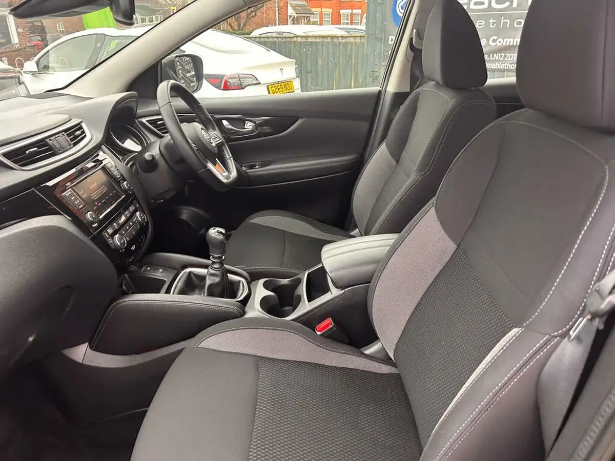 2019-nissan-qashqai-13-dig-t-acenta-premium-140ps-big-15