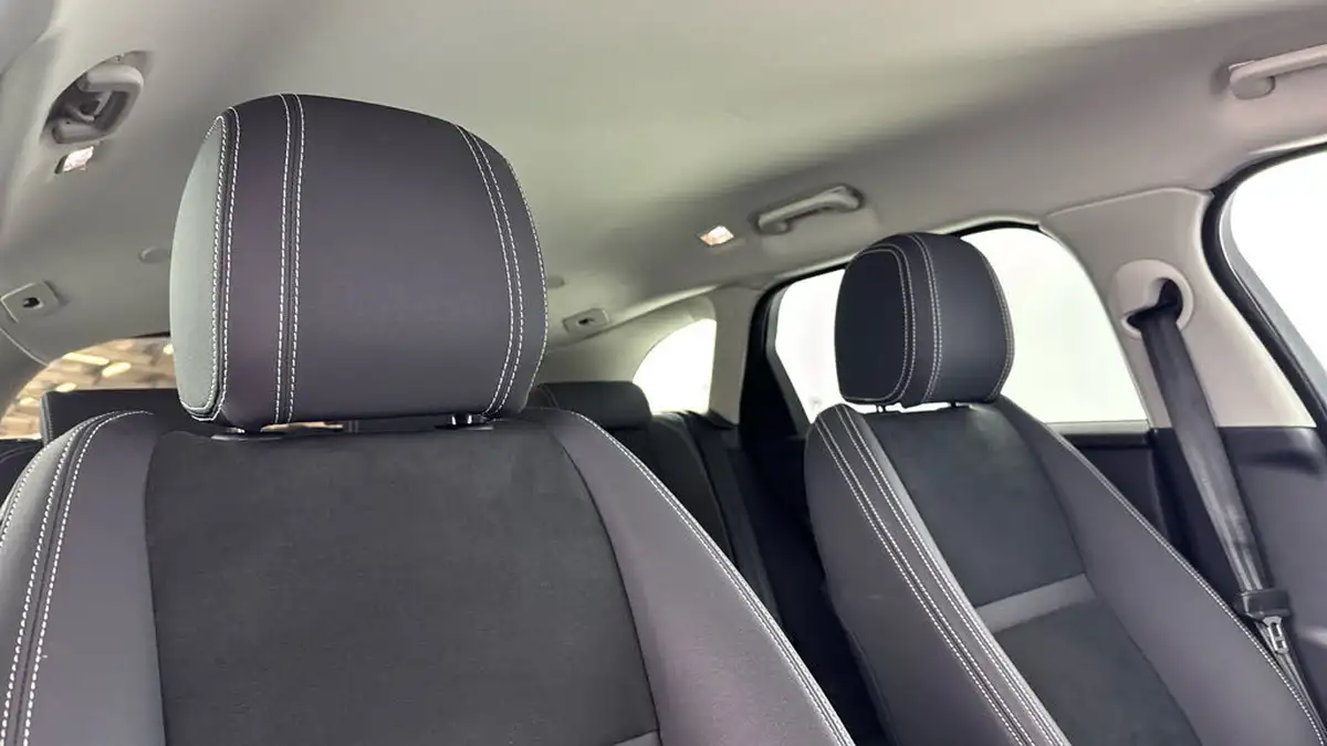 2022-land-rover-range-rover-velar-20-d200-velar-big-24