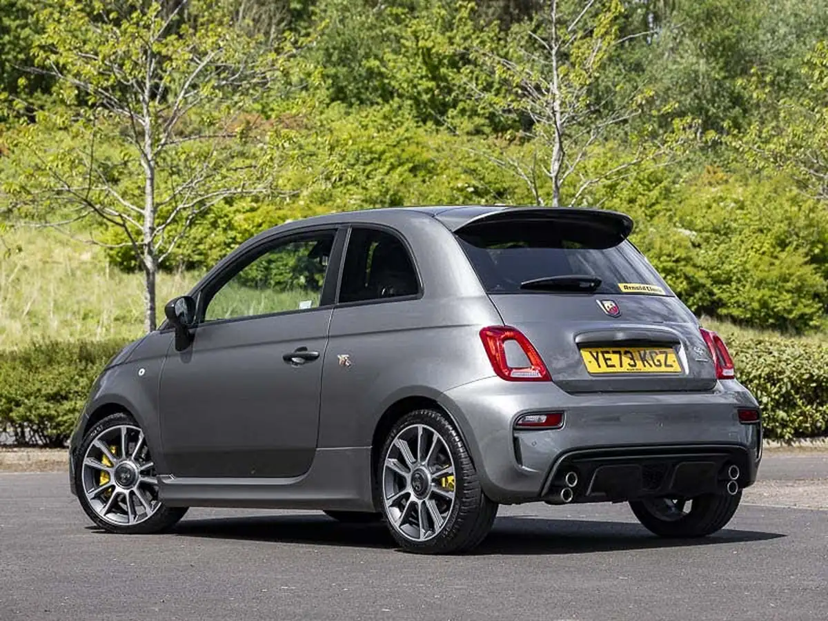 2023-abarth-695-14-tjet-turismo-big-7