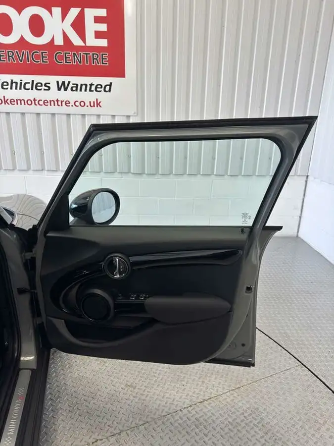 2017-mini-cooper-20-cooper-s-ss-hatchback-5d-sport-auto-big-15