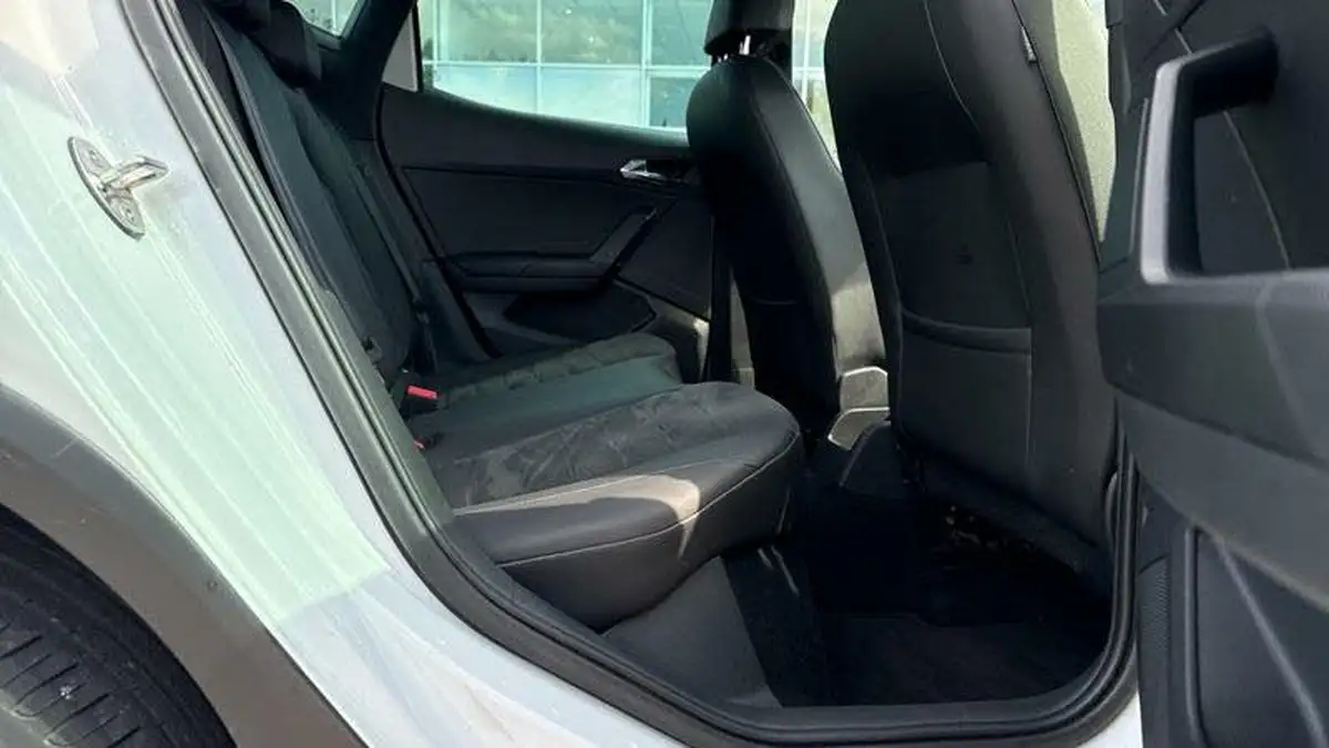 2019-seat-arona-10-tsi-fr-sport-ss-big-25