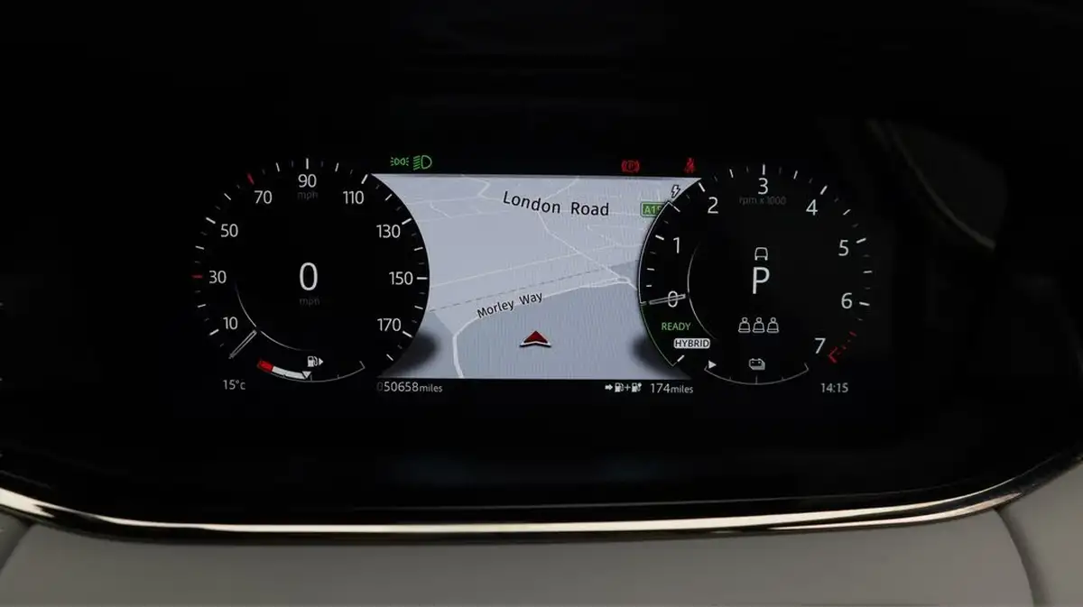 2021-land-rover-range-rover-evoque-15-p300e-r-dynamic-hse-big-10