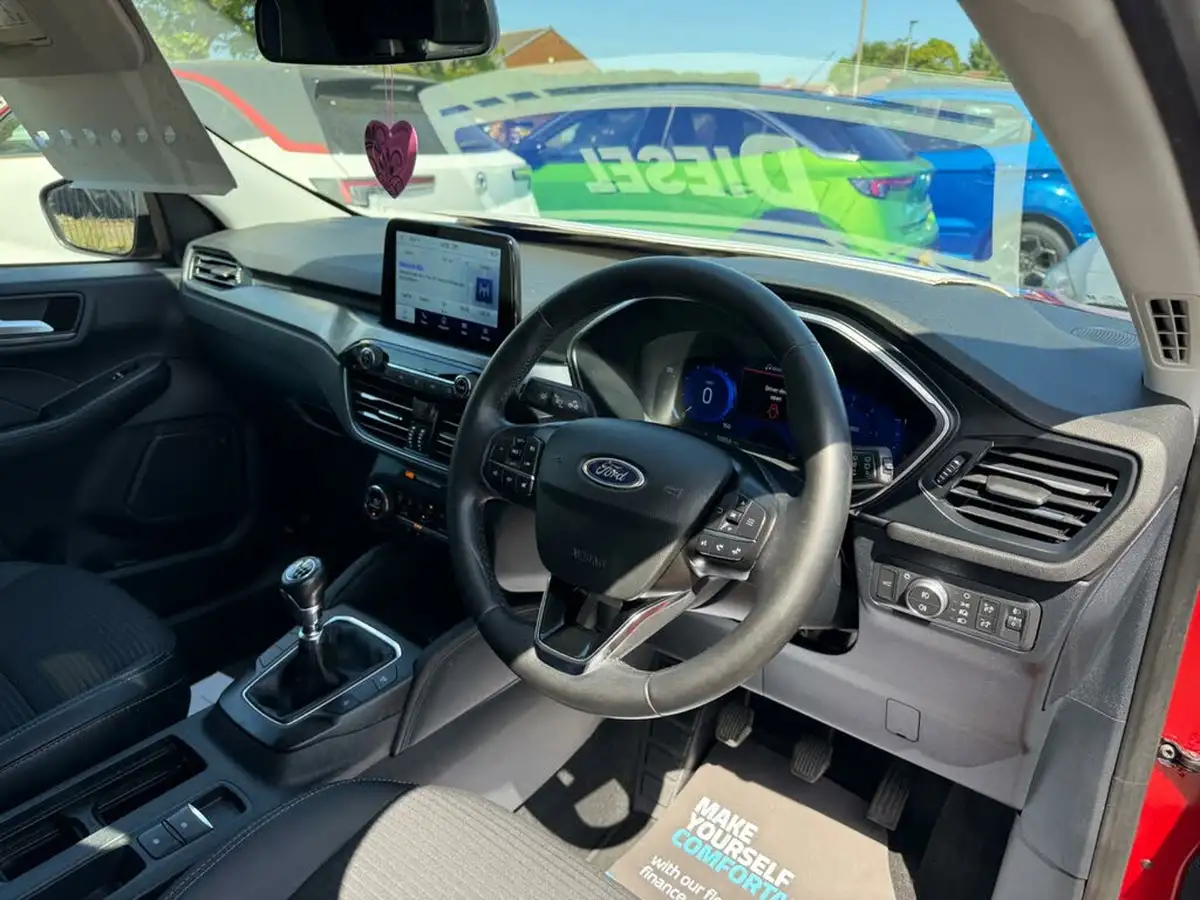 2022-ford-kuga-big-36