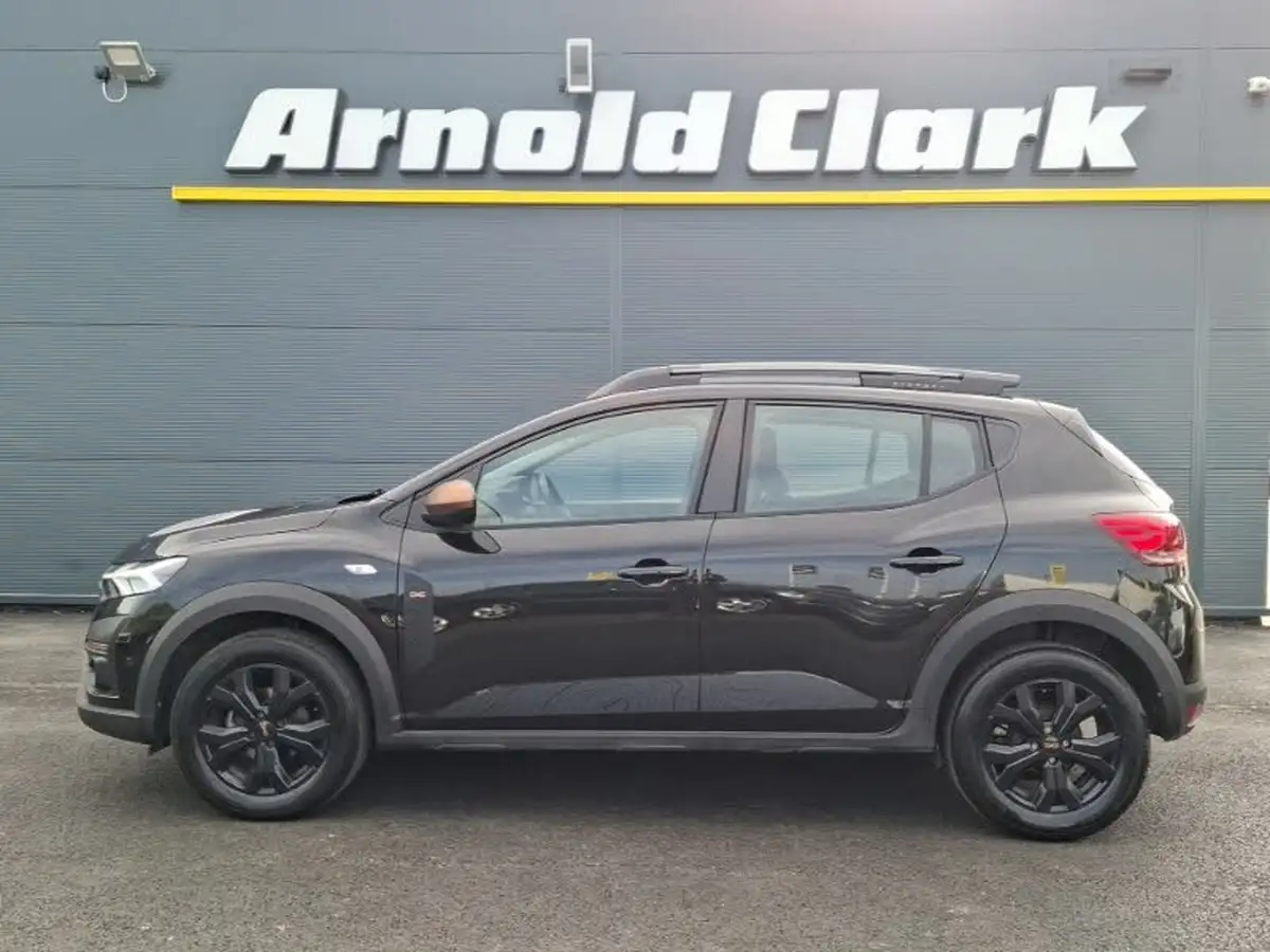 2024-dacia-sandero-stepway-10-tce-extreme-90bhp-big-3