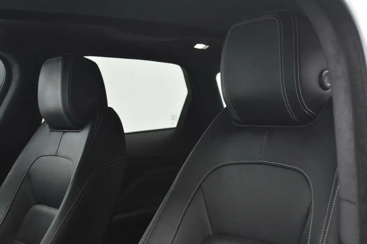2020-jaguar-f-pace-20-i4d-chequered-flag-240ps-big-3