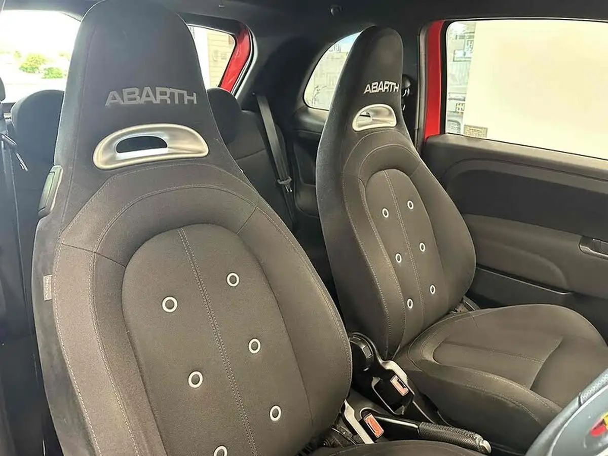 2016-abarth-595-14-tjet-big-9