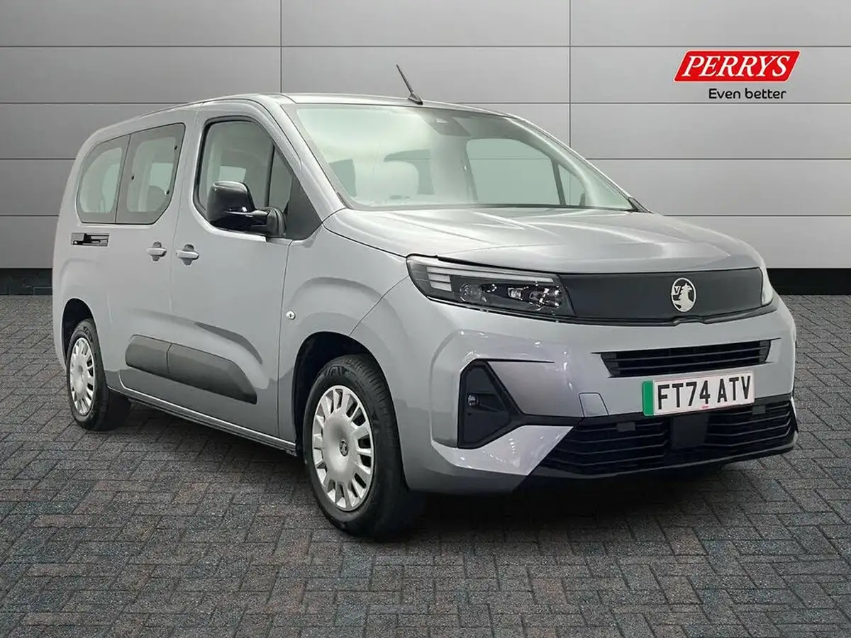 2024-vauxhall-combo-life-e-design-xl-big-0