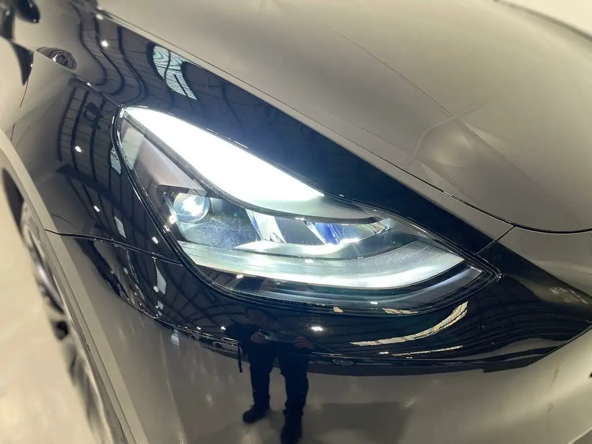 2024-tesla-model-y-e-performance-big-44