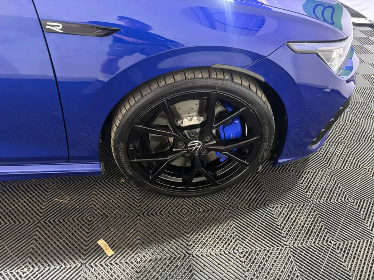 2023-volkswagen-golf-20-tsi-r-320ps-hatchback-big-39