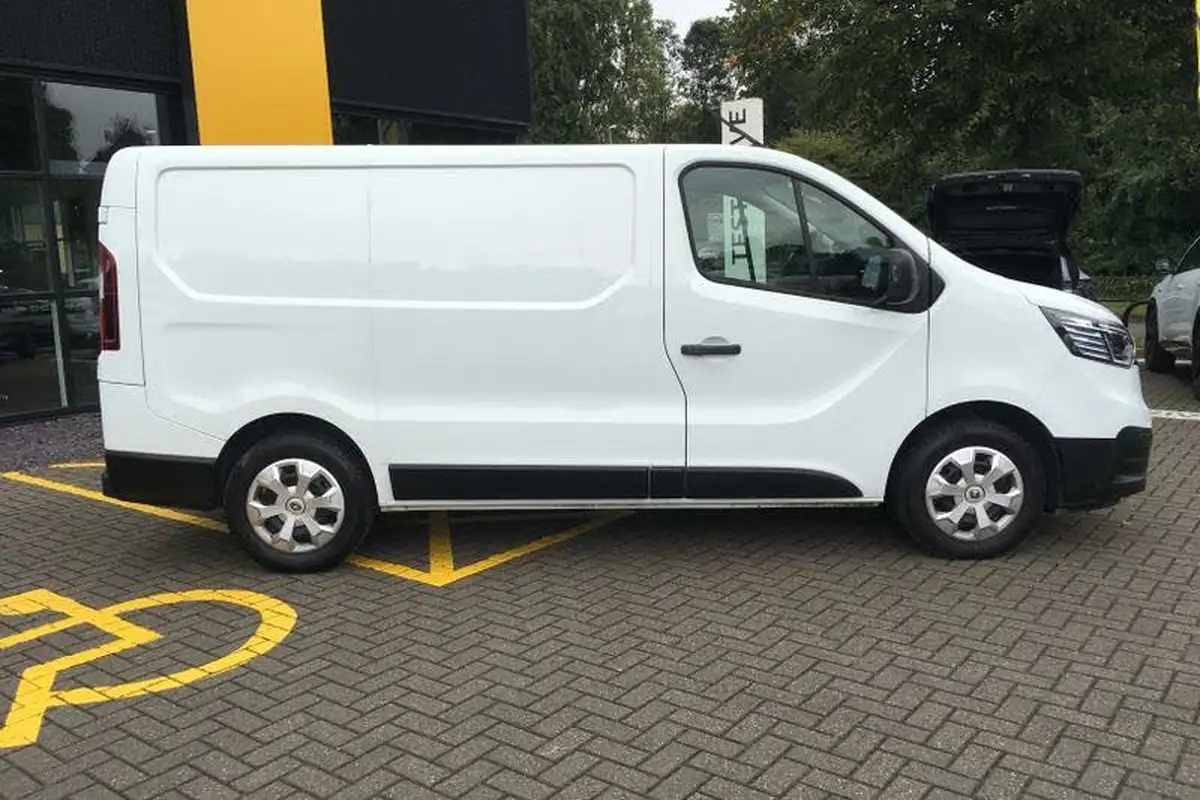 2023-renault-trafic-20dci-sl28-130-business-big-1