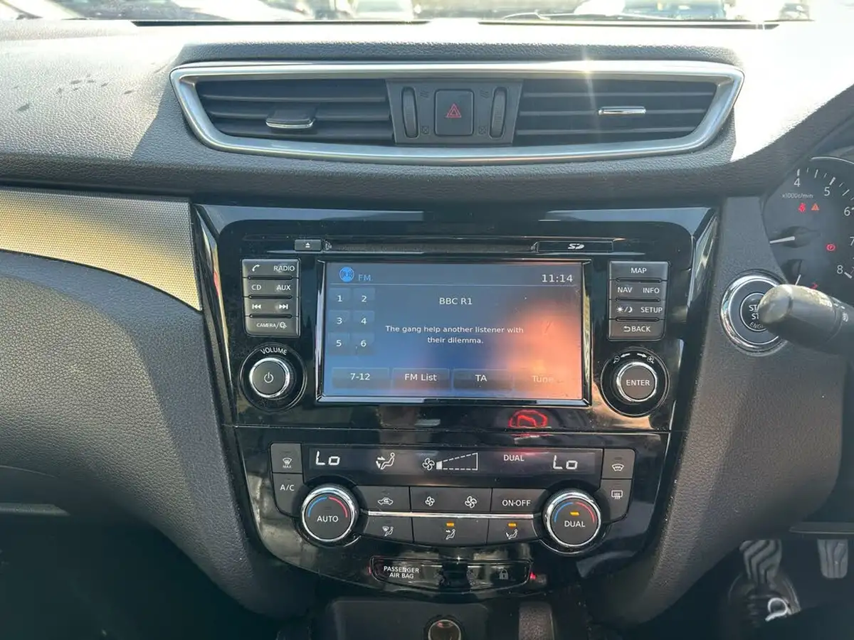 2017-nissan-qashqai-12-dig-t-tekna-big-13