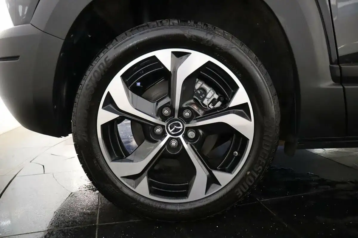 2024-mazda-mx-30-big-41