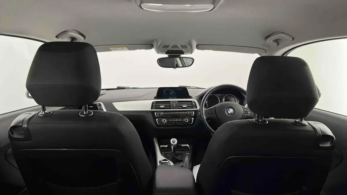 2017-bmw-1-series-20td-118d-se-3d-big-42