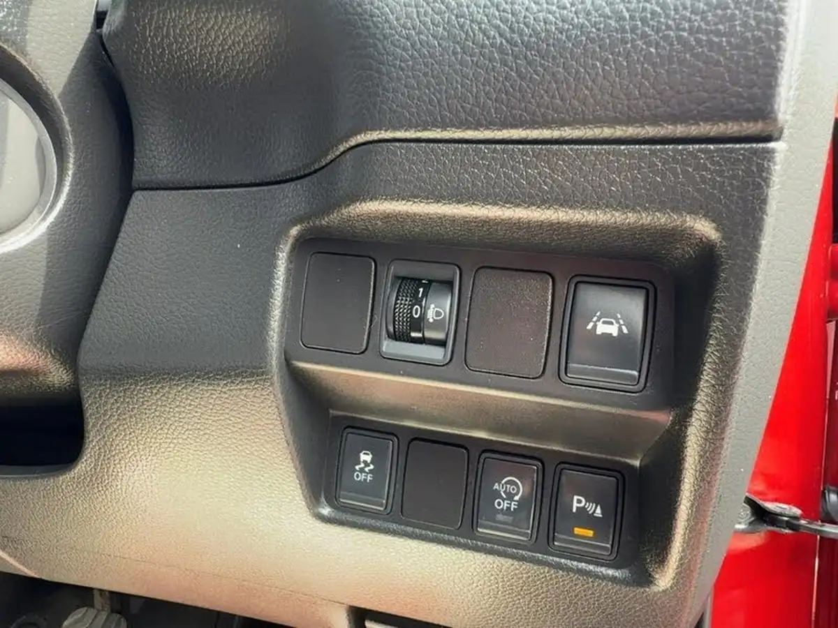 2016-nissan-qashqai-12-dig-t-n-connecta-big-7