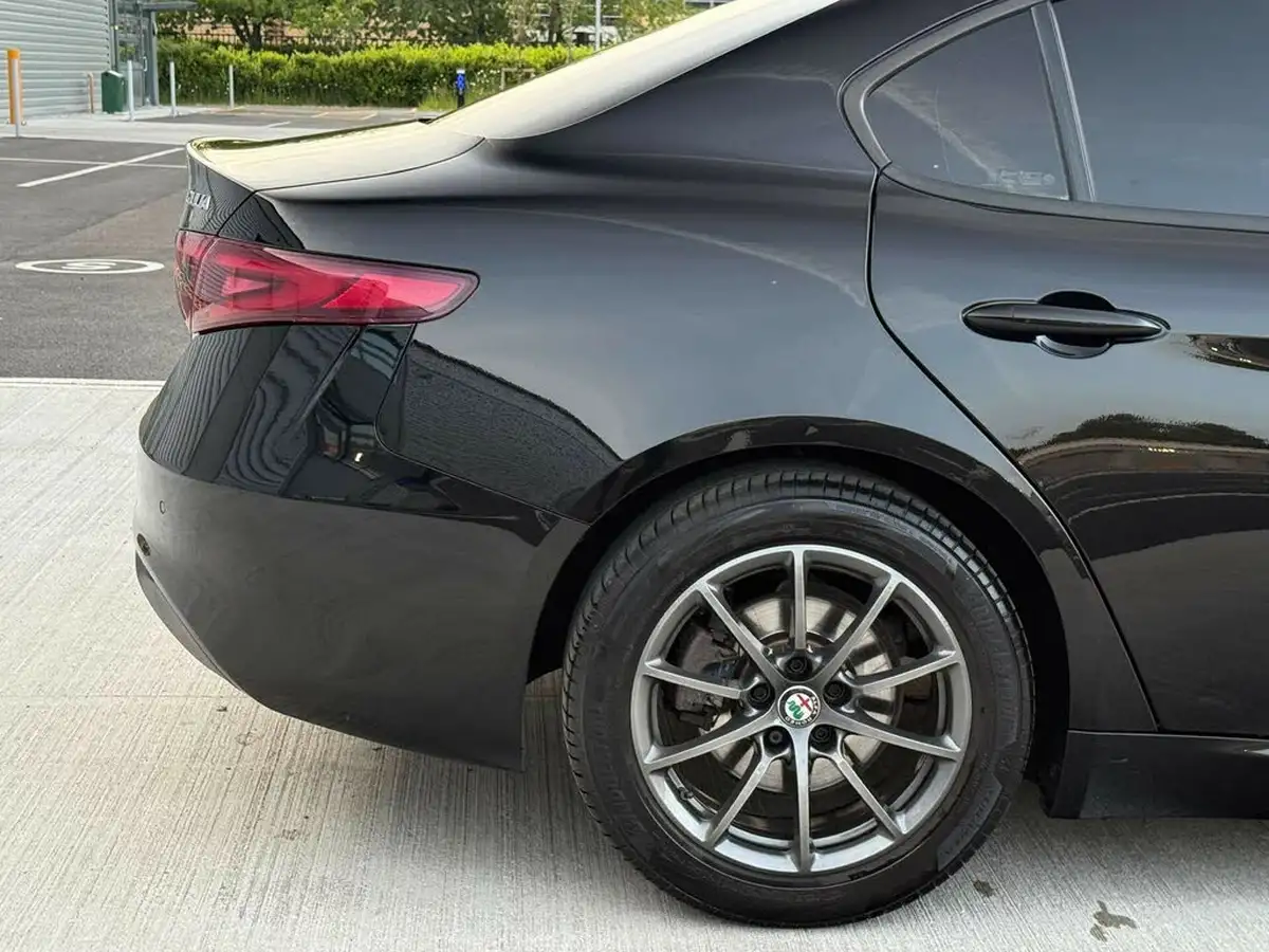 2018-alfa-romeo-giulia-22td-super-147bhp-big-15