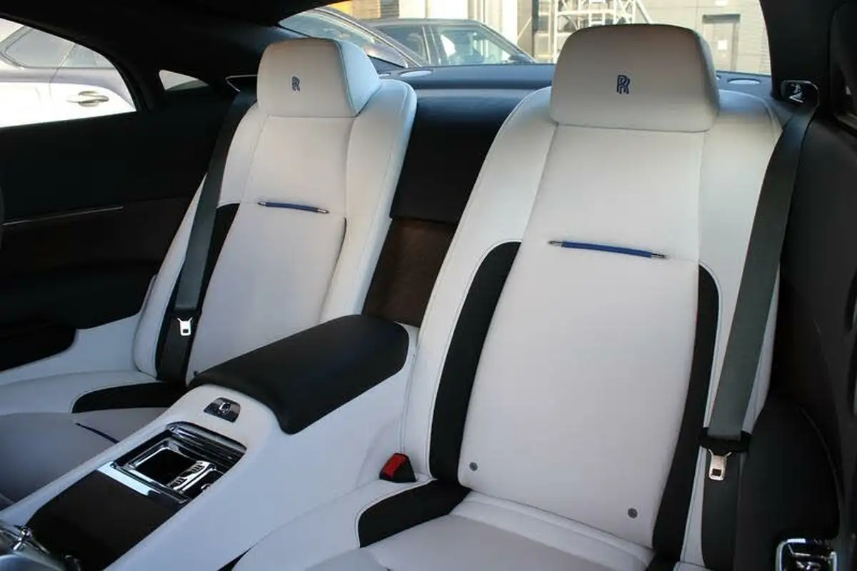 2016-rolls-royce-wraith-66-big-21